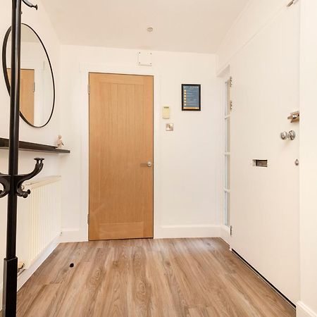 Joivy 3Br Flat In Haymarket With Free Parking Edinburg Exteriör bild