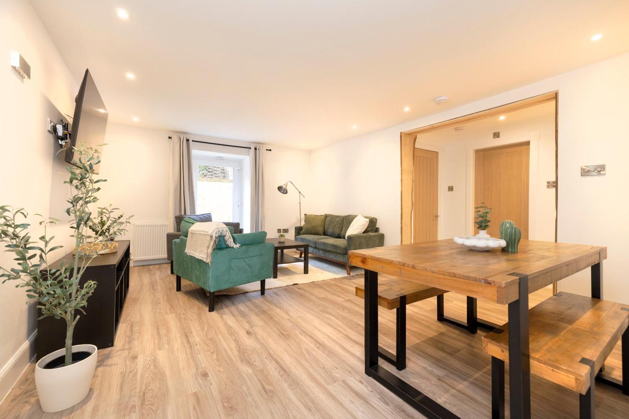 Joivy 3Br Flat In Haymarket With Free Parking Edinburg Exteriör bild