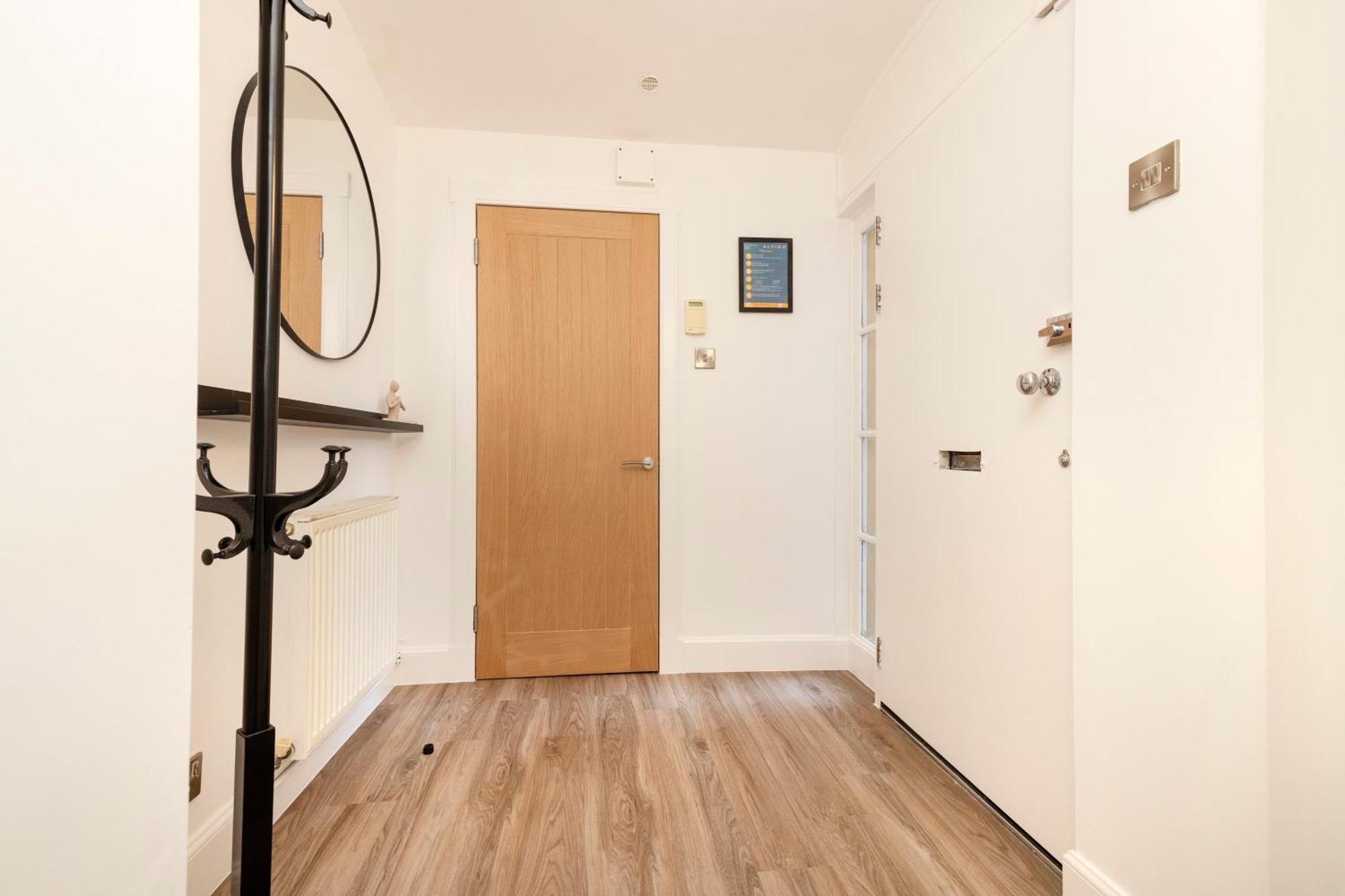 Joivy 3Br Flat In Haymarket With Free Parking Edinburg Exteriör bild