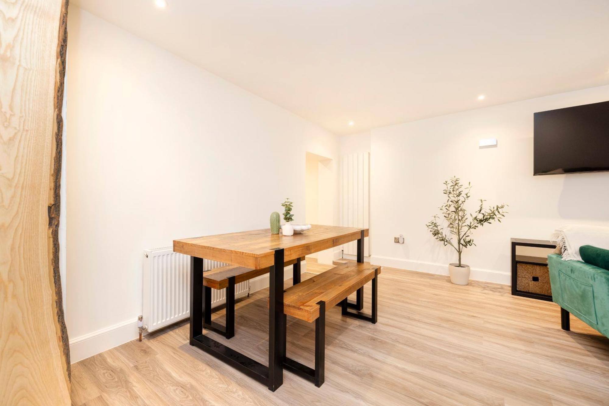 Joivy 3Br Flat In Haymarket With Free Parking Edinburg Exteriör bild