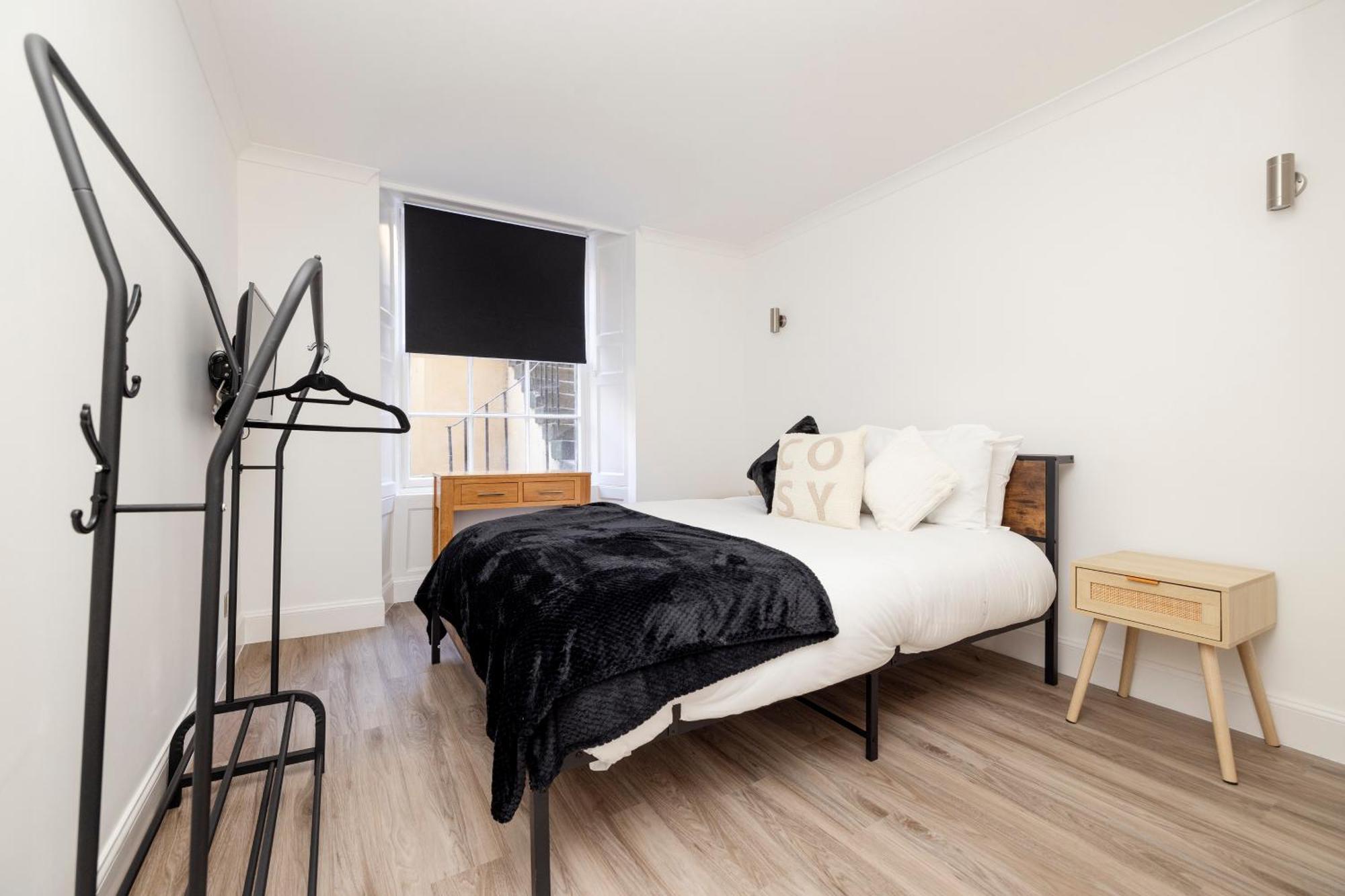 Joivy 3Br Flat In Haymarket With Free Parking Edinburg Exteriör bild
