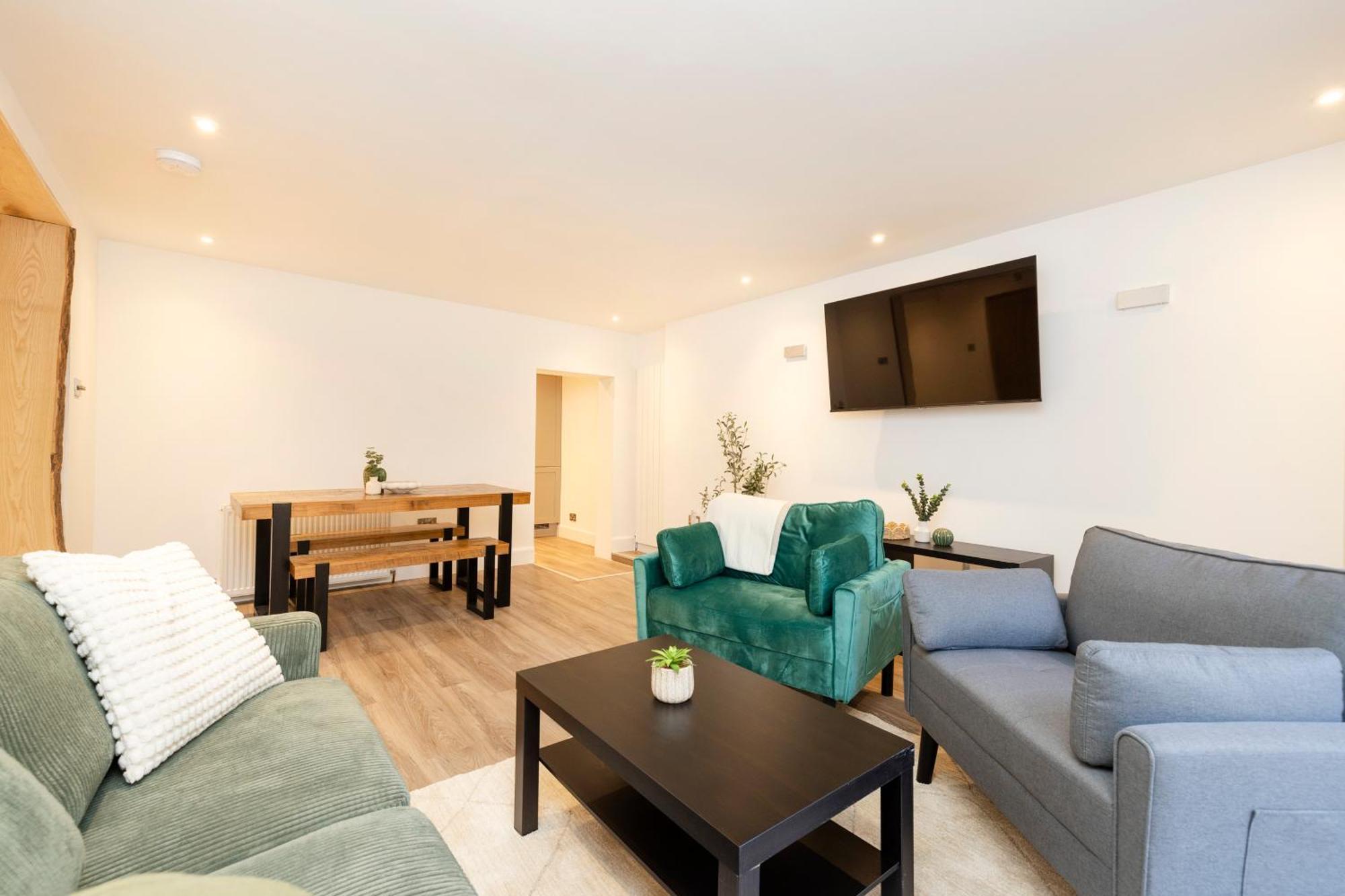 Joivy 3Br Flat In Haymarket With Free Parking Edinburg Exteriör bild