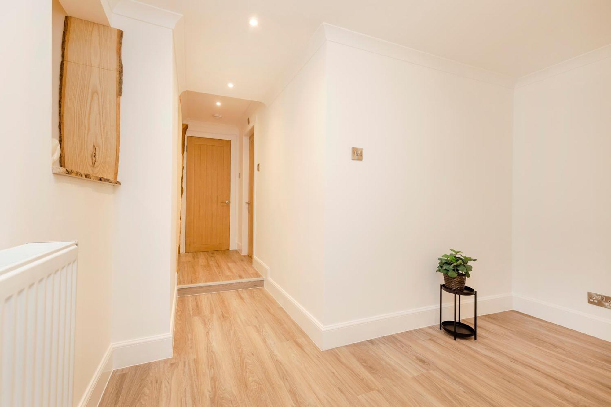Joivy 3Br Flat In Haymarket With Free Parking Edinburg Exteriör bild