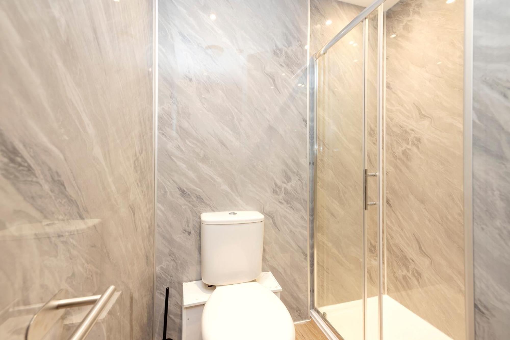 Joivy 3Br Flat In Haymarket With Free Parking Edinburg Exteriör bild
