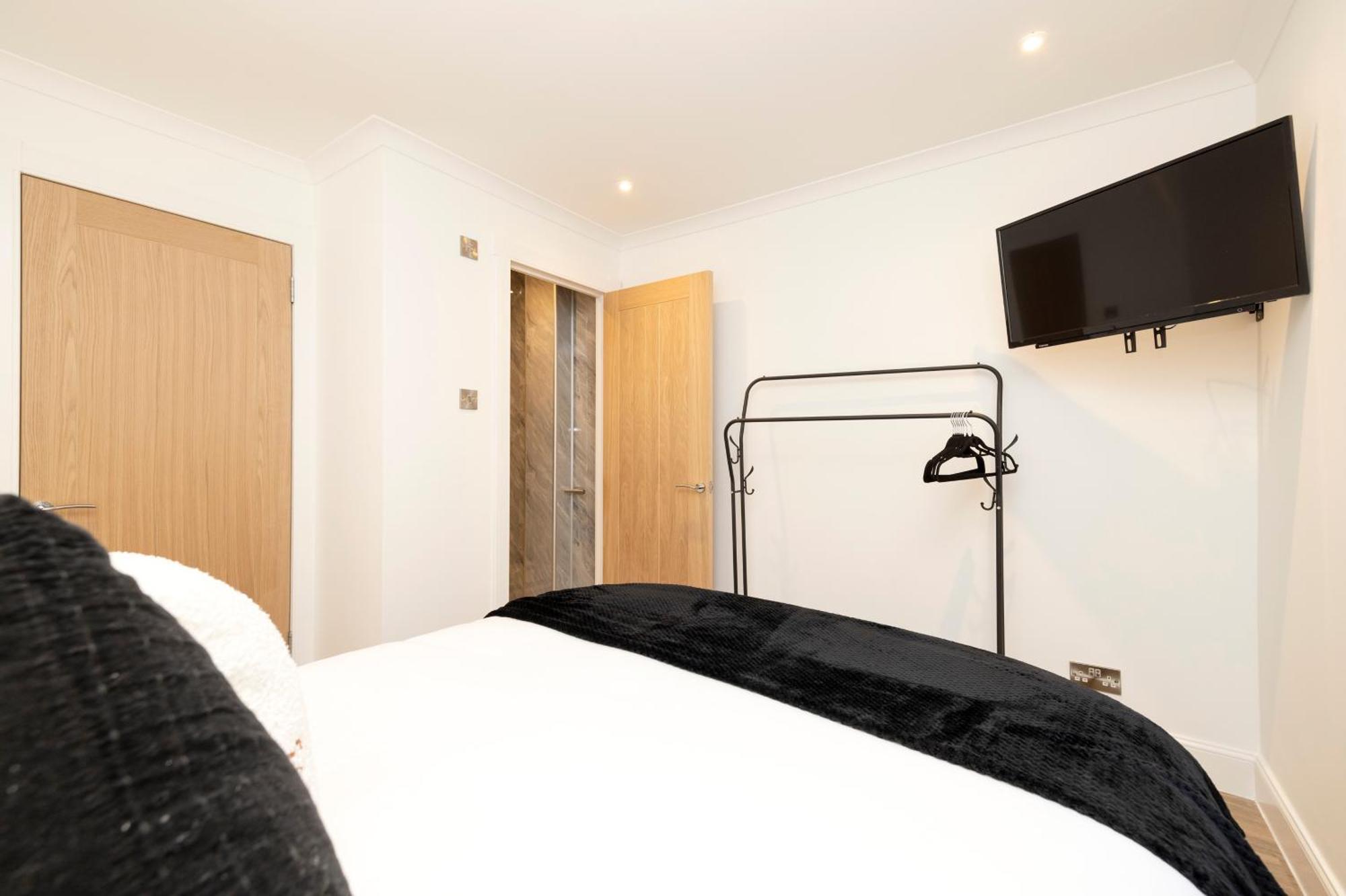 Joivy 3Br Flat In Haymarket With Free Parking Edinburg Exteriör bild